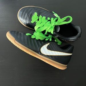 Like new indoor Nike Tiempo soccer shoes size 5.5Y kids or 7 women’s